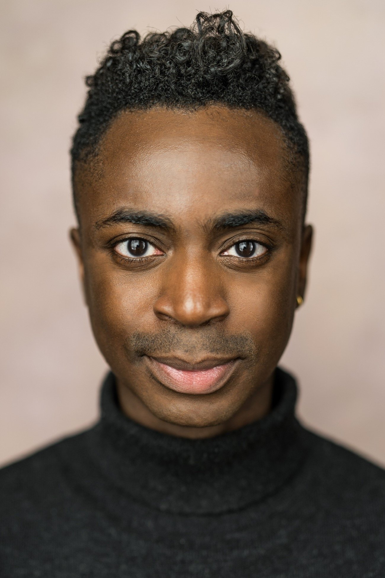 Фото  (Kwaku Mills)