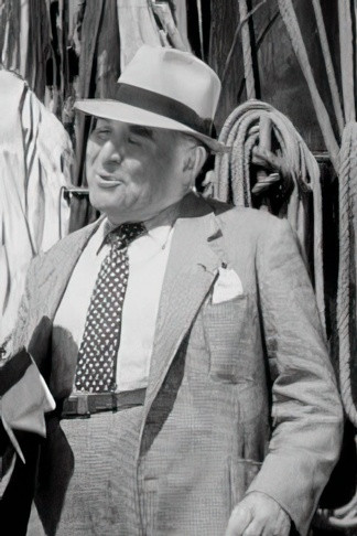 Фото  (Edmond Castel)