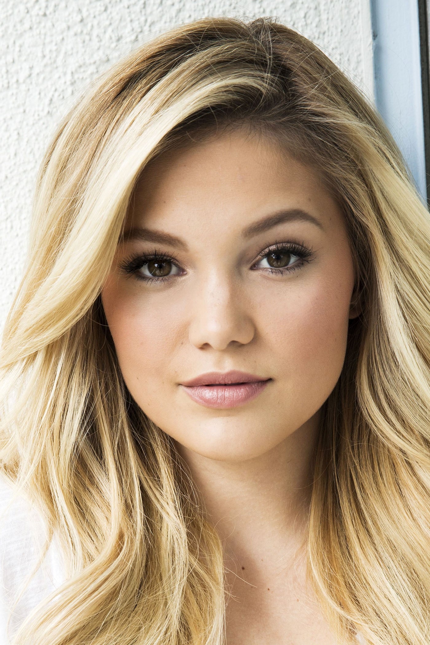Фото Олівія Холт (Olivia Holt)