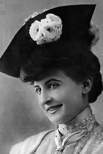 Фото  (Charlotte Lysès)