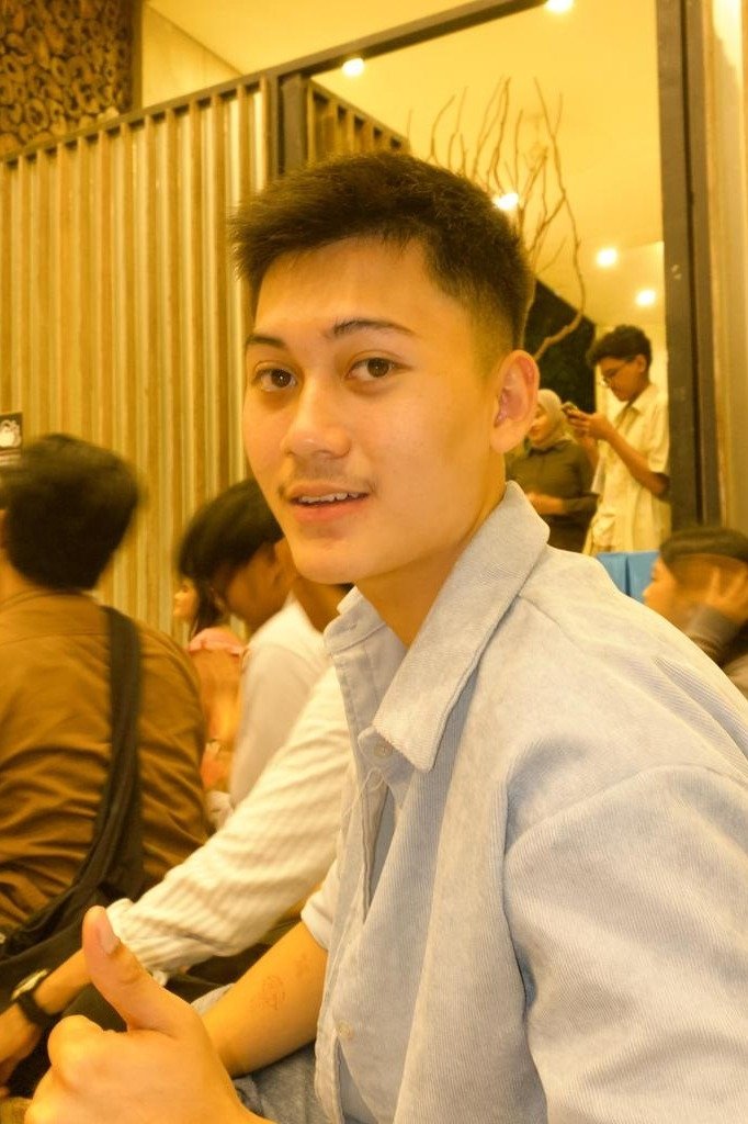 Фото  (Muhamad Thobias)