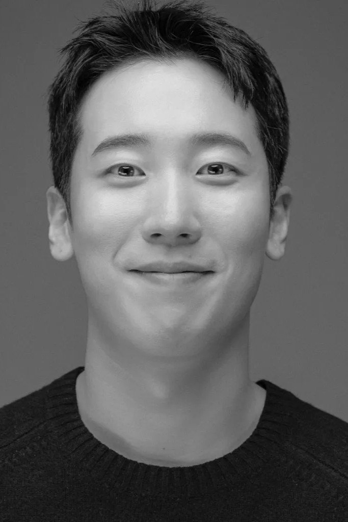 Фото  (Yoo Hyun-jong)