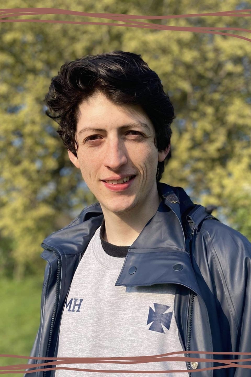 Фото  (Mercer MacWilliam Hughes)