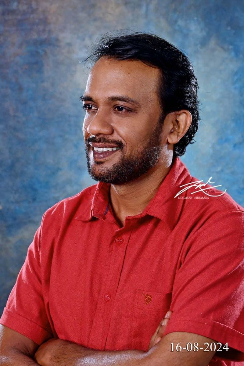 Фото  (Mayura Kanchana Perera)