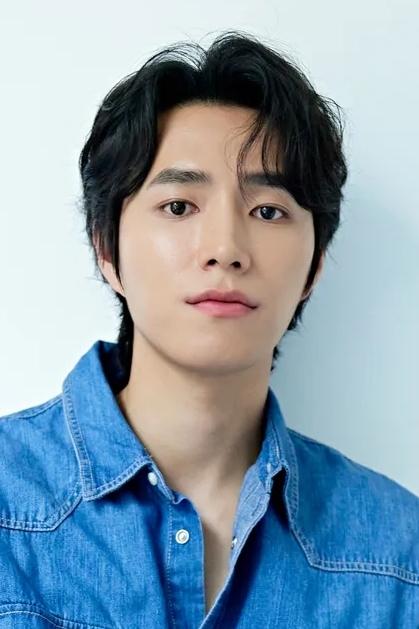 Фото  (Hwang Hwi)