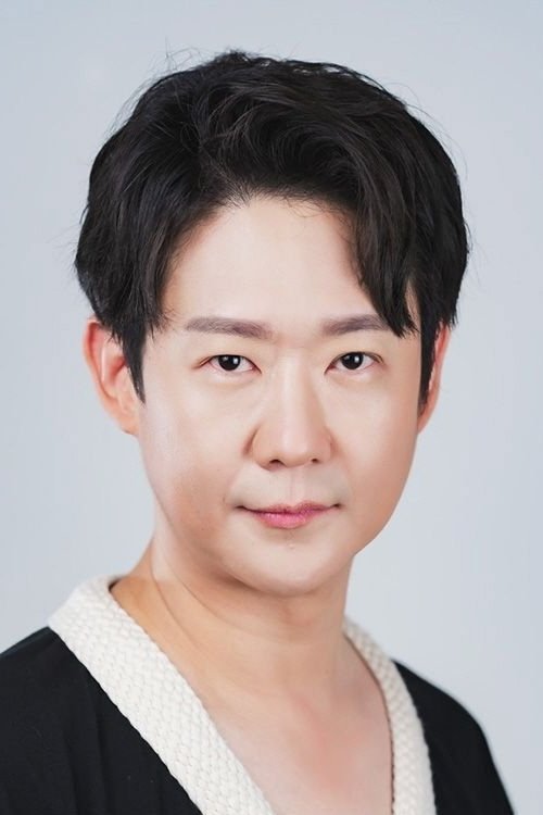 Фото  (Chun Myung-hoon)