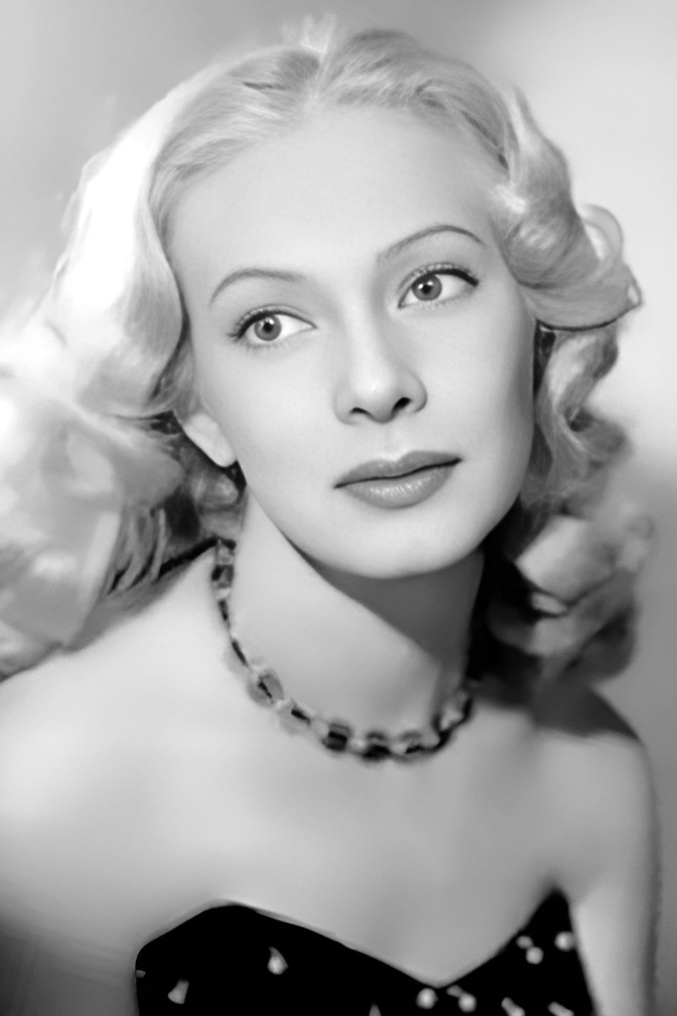 Фото  (María Douglas)