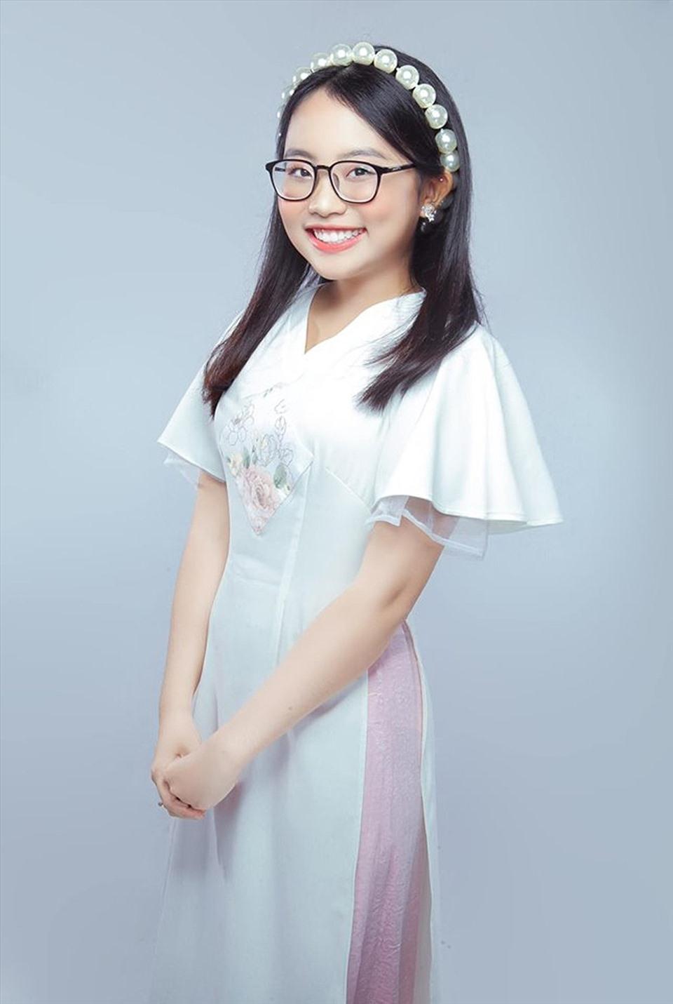 Фото  (Phương Mỹ Chi)