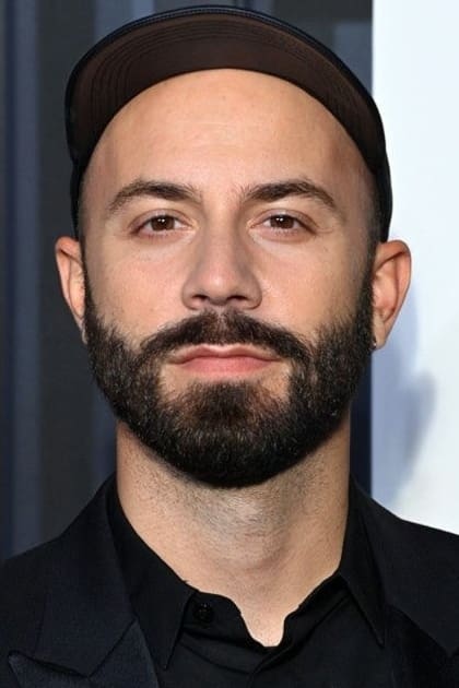 Фото  (Woodkid)