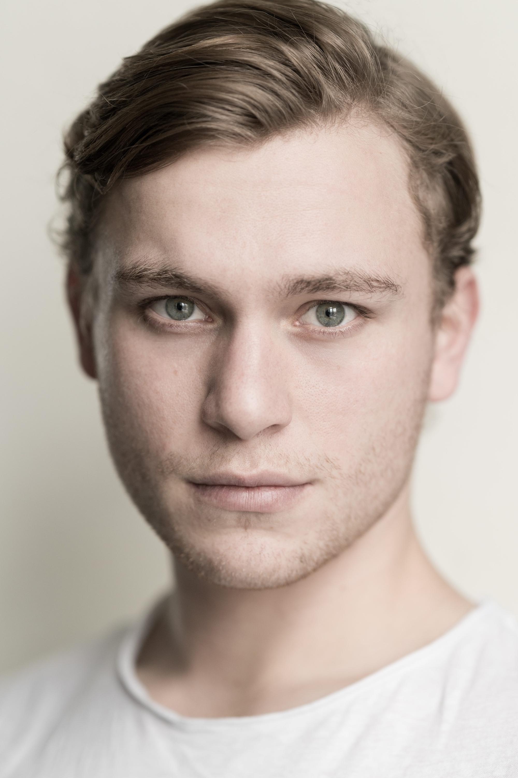 Фото  (George Parker)