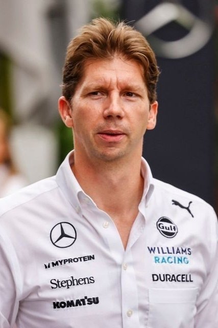 Фото  (James Vowles)