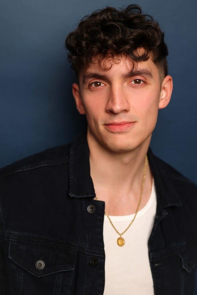 Фото  (James Olivas)