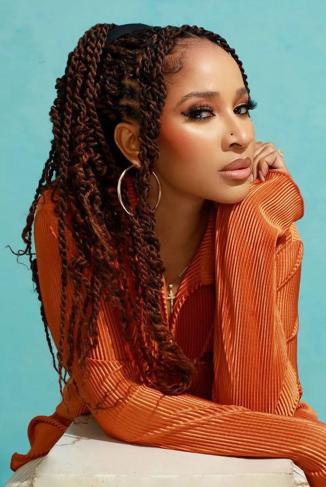 Фото  (Adesua Etomi-Wellington)