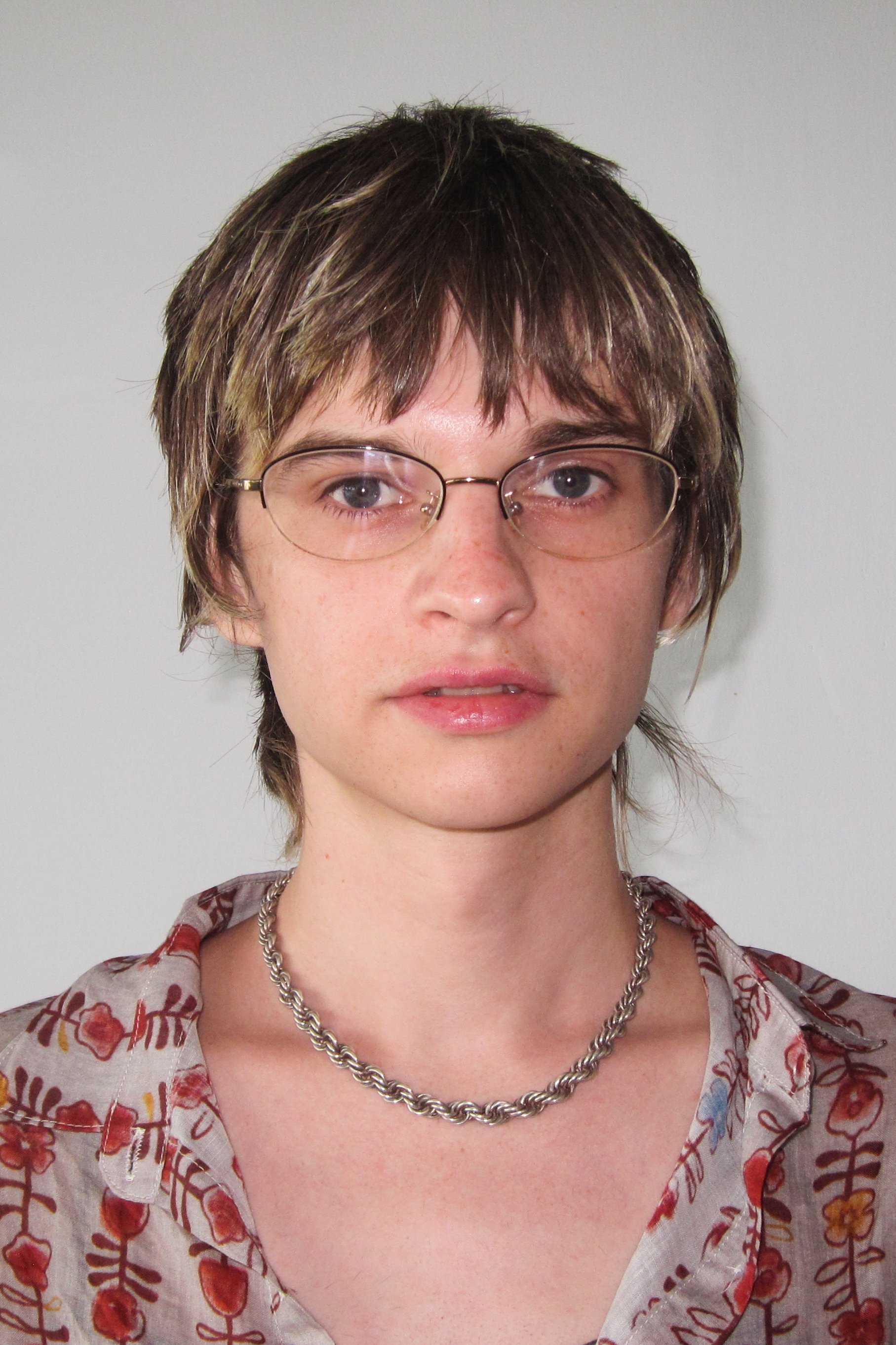 Фото  (Lou Lou Sainsbury)