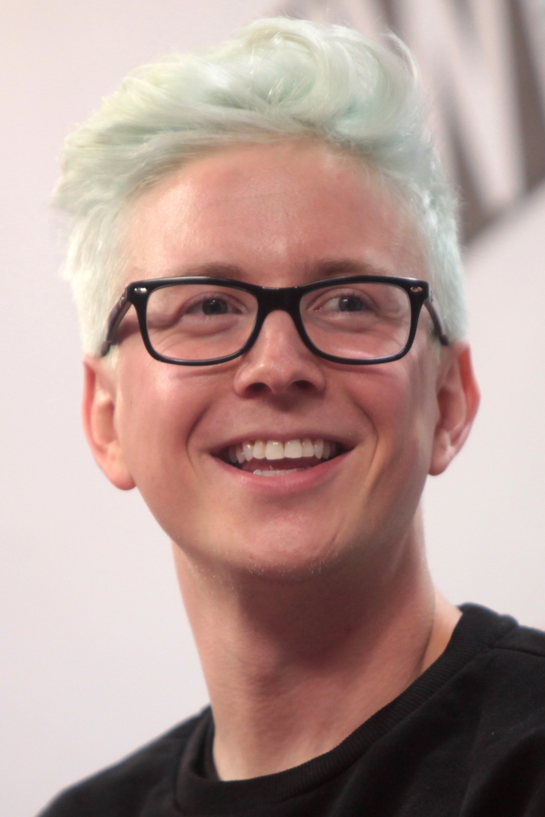 Фото  (Tyler Oakley)