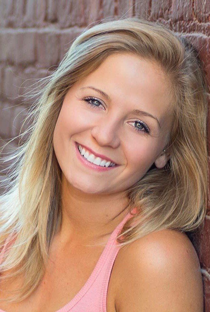 Фото  (Brooke Lyons)