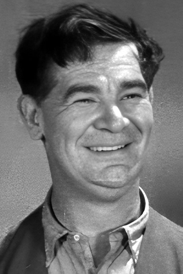 Фото  (Charles McAvoy)