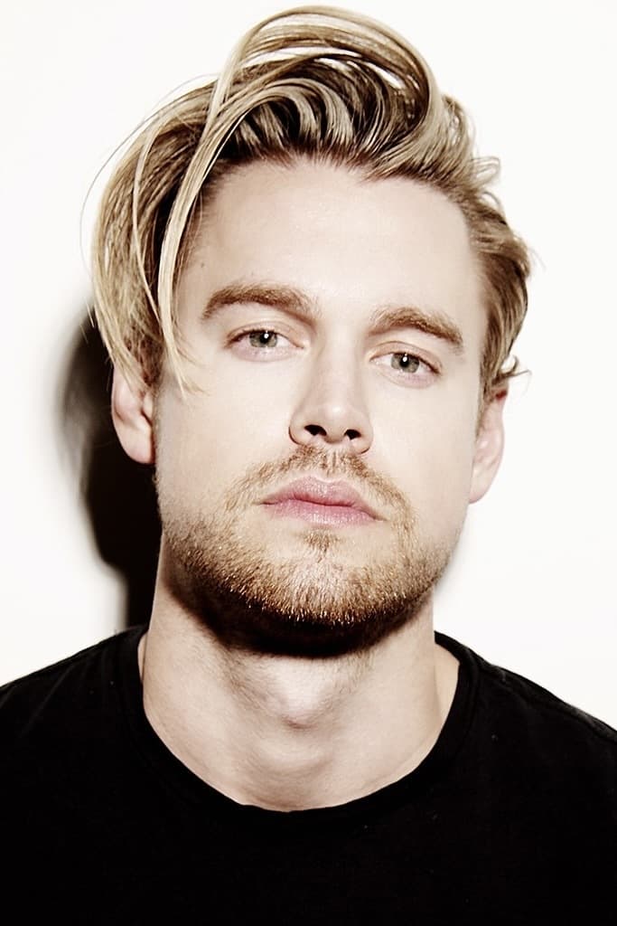 Фото  (Chord Overstreet)