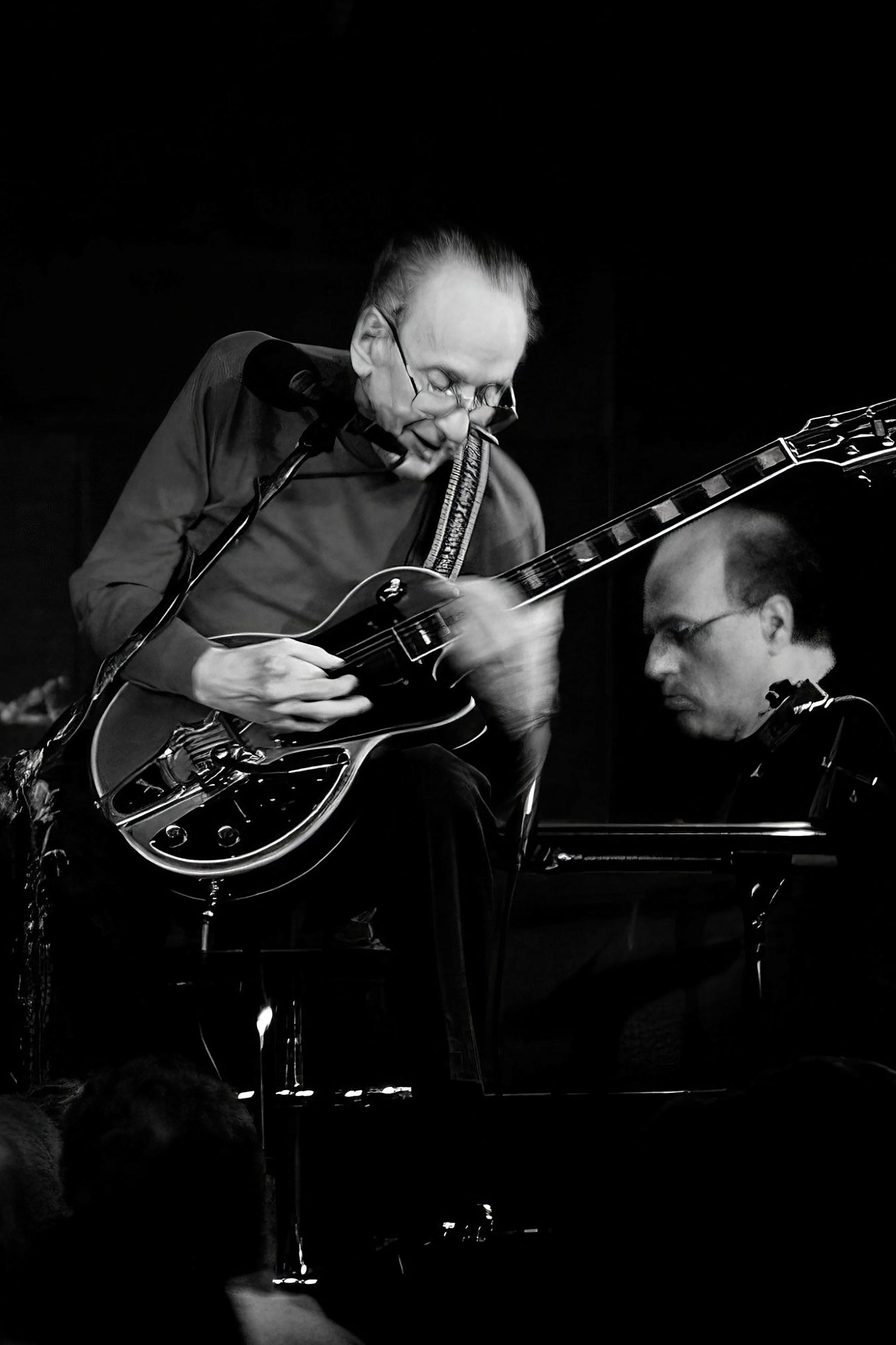 Фото  (Les Paul)
