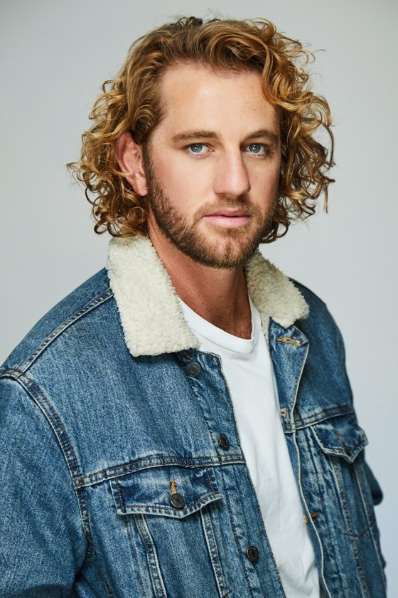 Фото  (Dylan Hare)