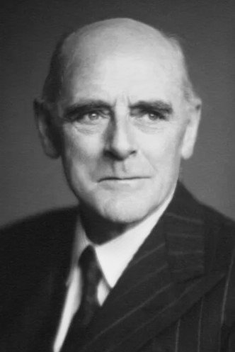 Фото  (Lewis Casson)