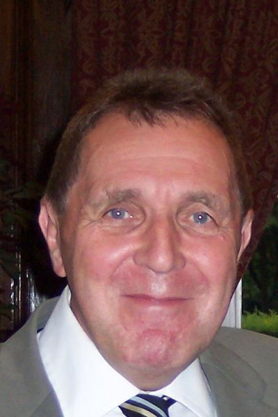 Фото  (Derek Wadsworth)