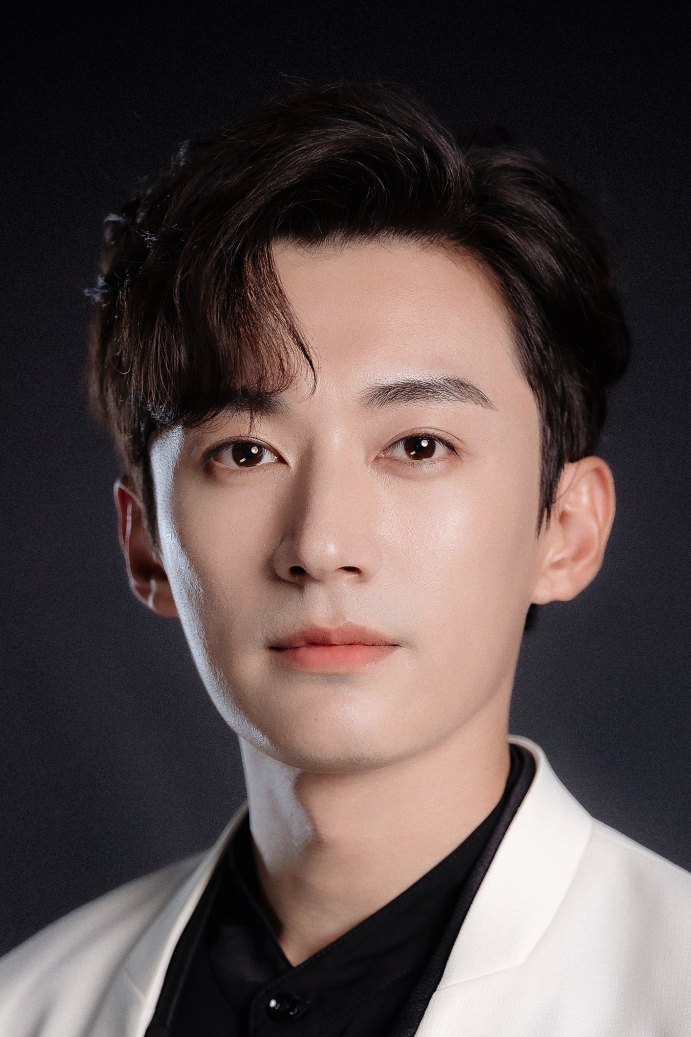 Фото  (Liu Xueyi)