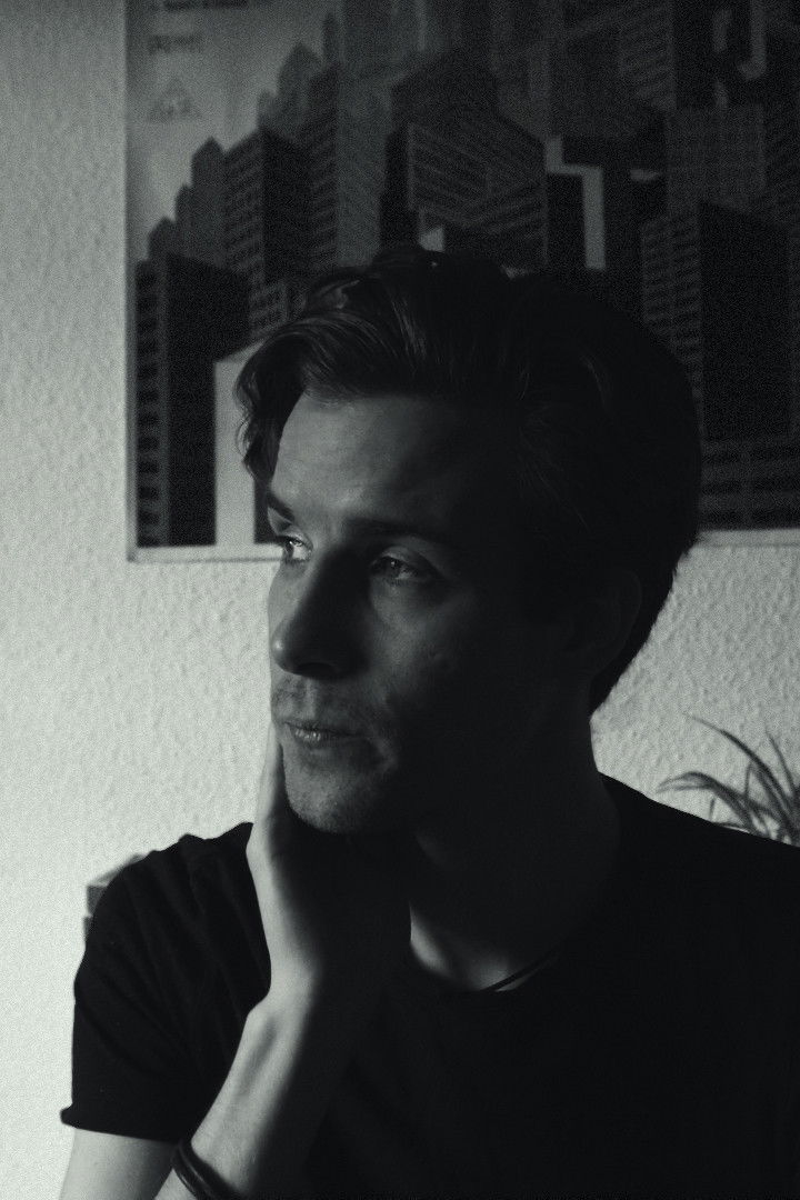 Фото  (Tom Oliver)