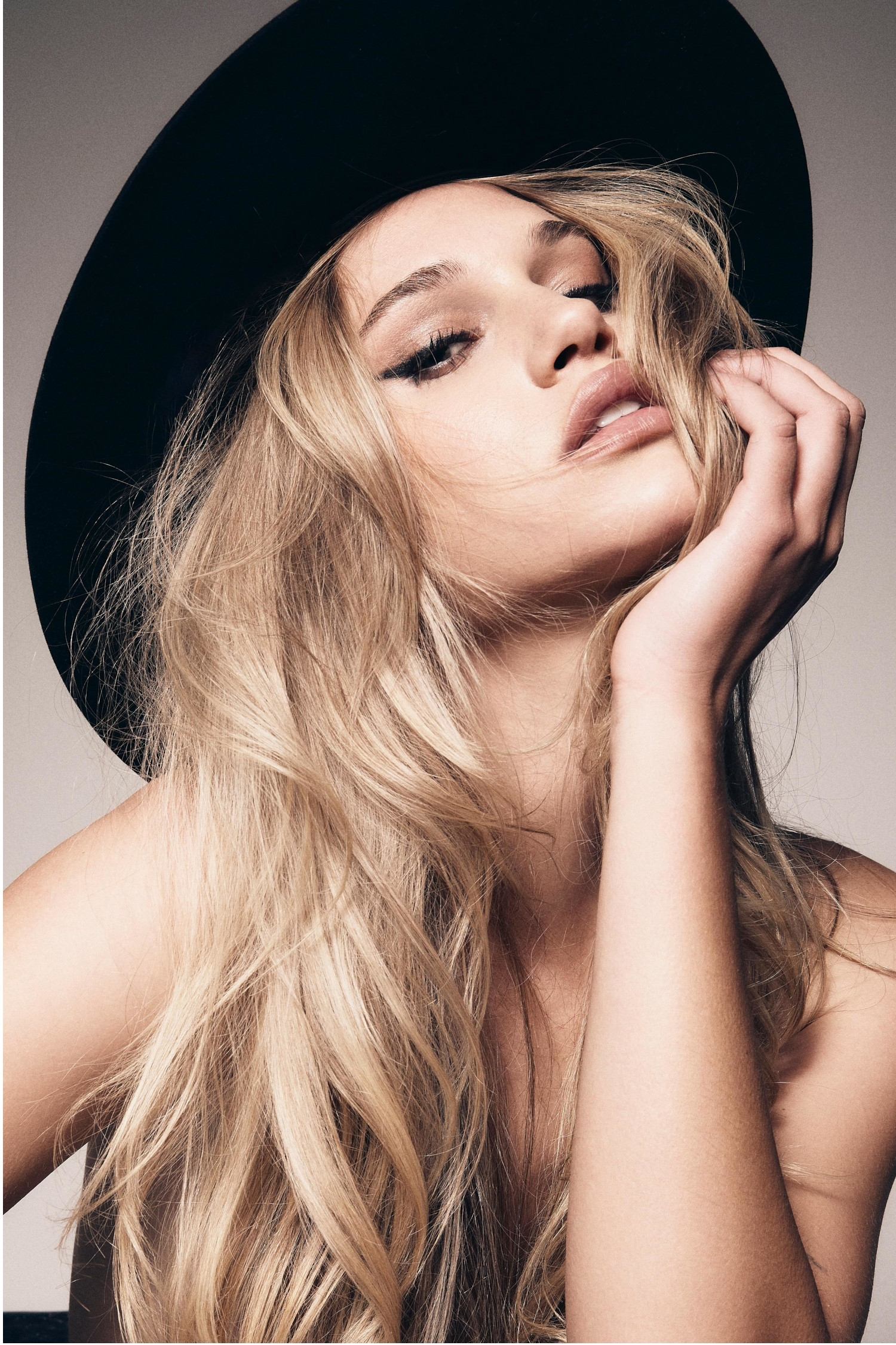 Фото  (Meredith Mickelson)