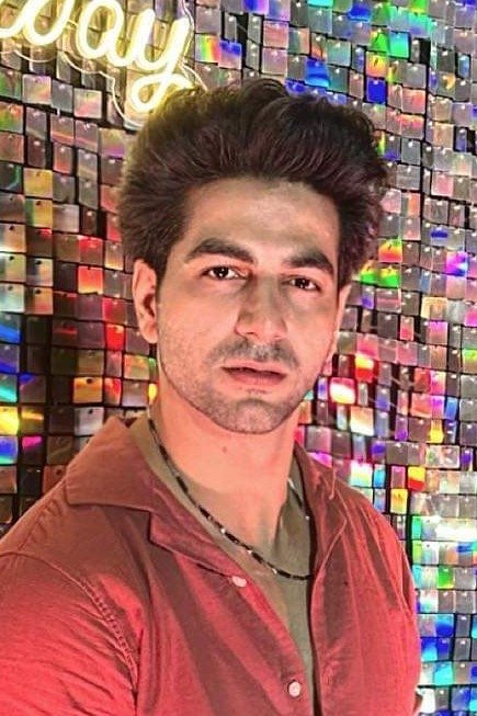 Фото  (Sahil Phull)