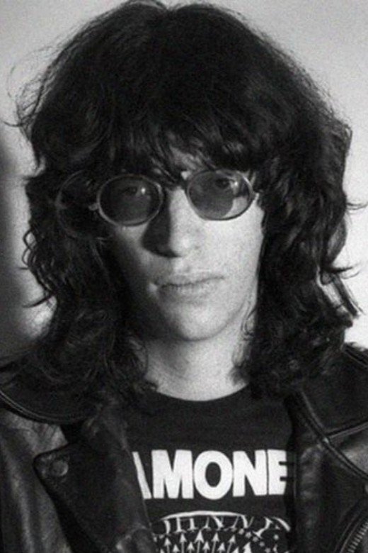 Фото  (Joey Ramone)