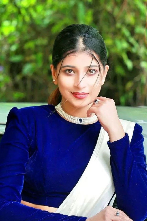 Фото  (Nadeesha Hemamali)