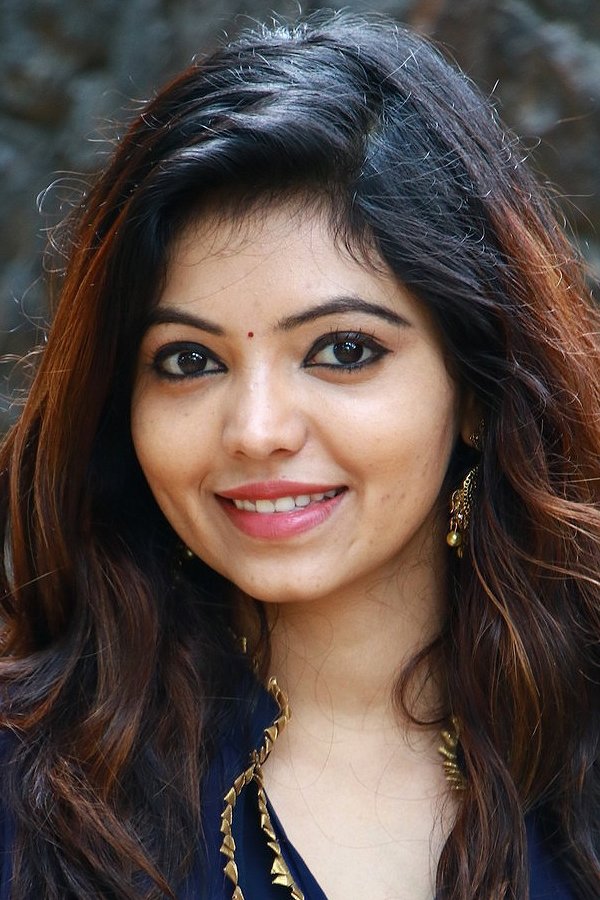 Фото  (Athulya Ravi)