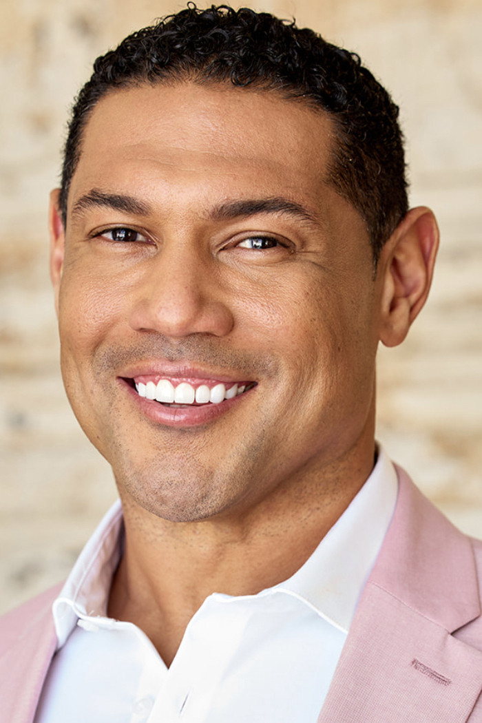 Фото  (Dan White)