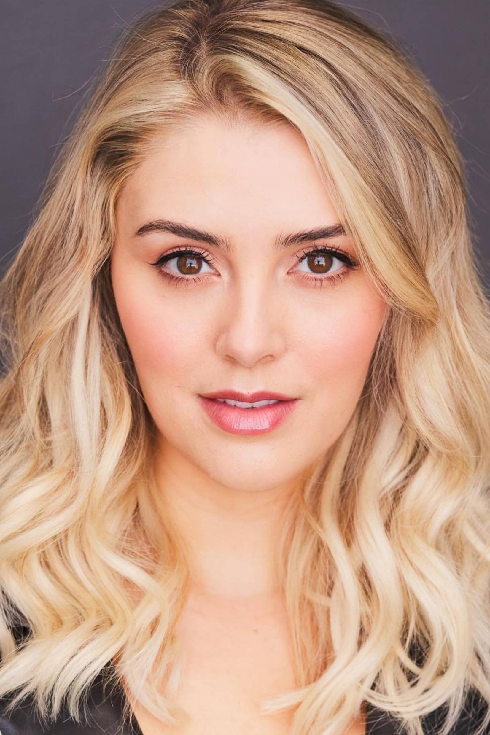 Фото  (Cait Moira)