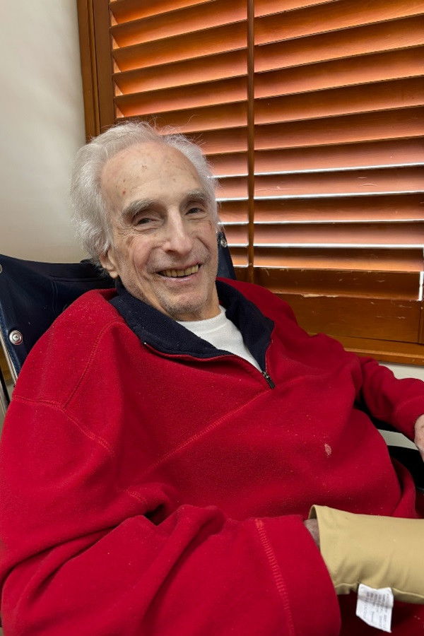 Фото  (Daniel Selznick)