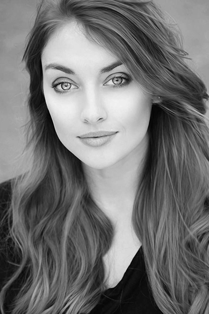 Фото  (Hannah Louise Howell)