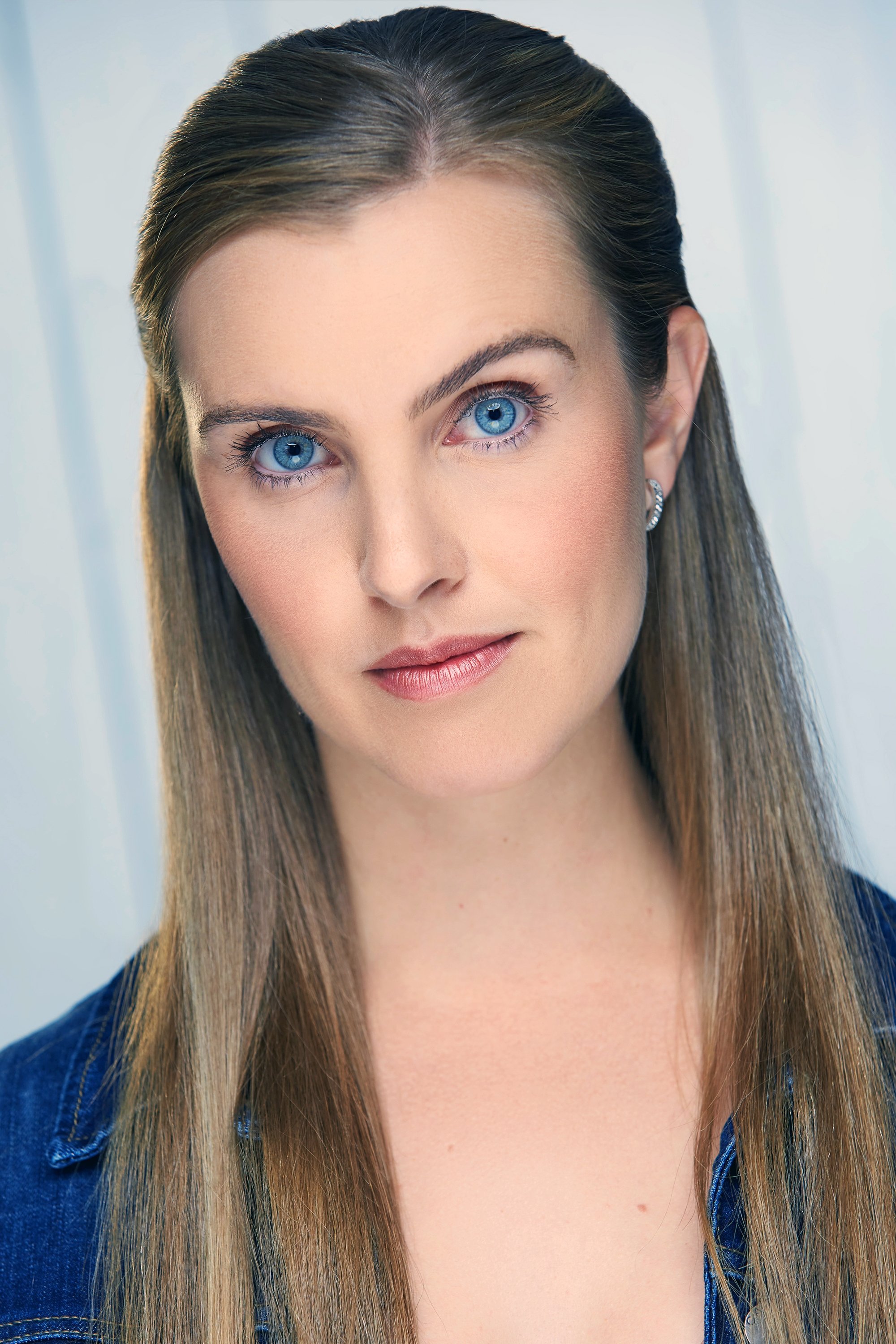 Фото  (Lennon Hobson)