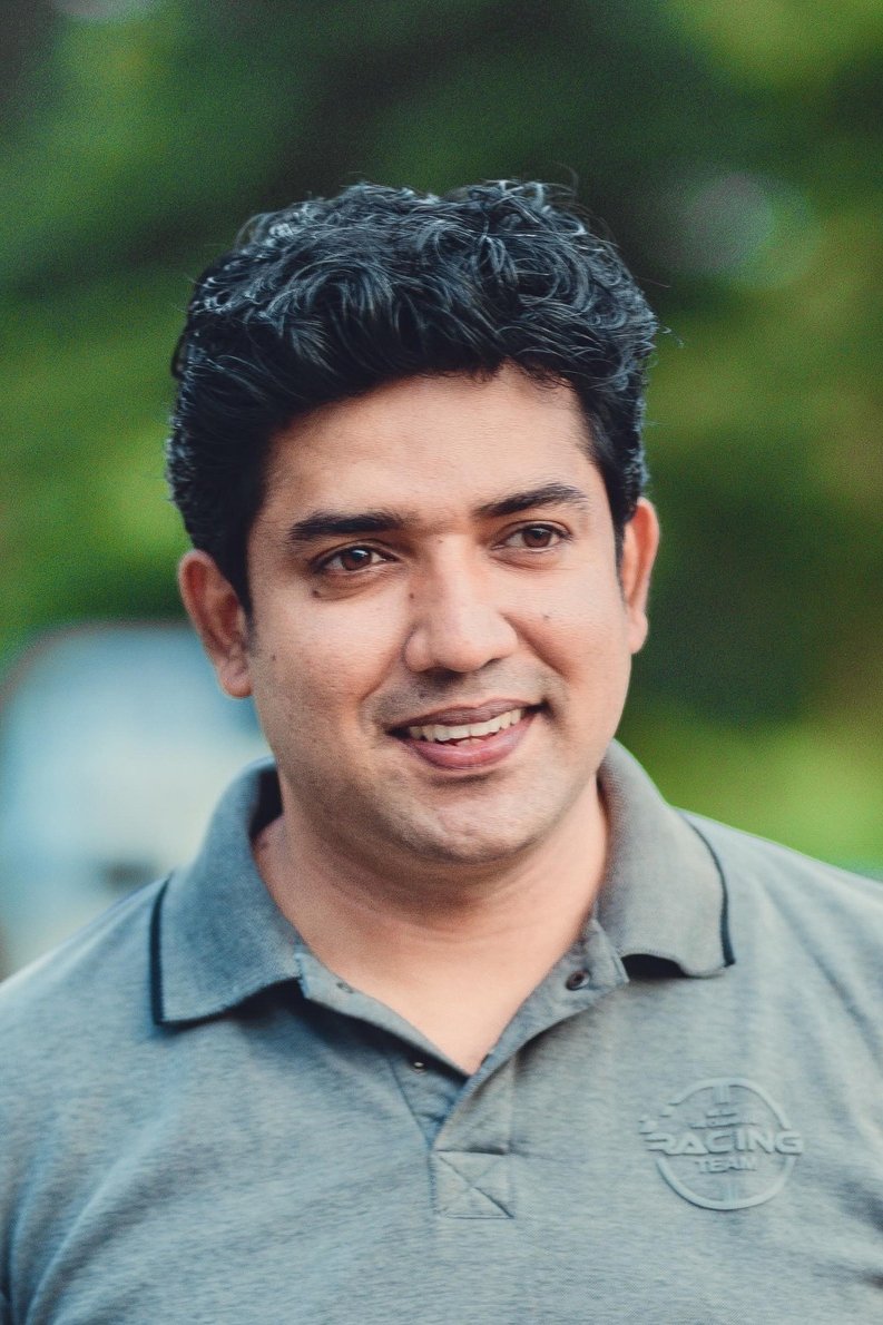 Фото  (Dinesh Muthugala)