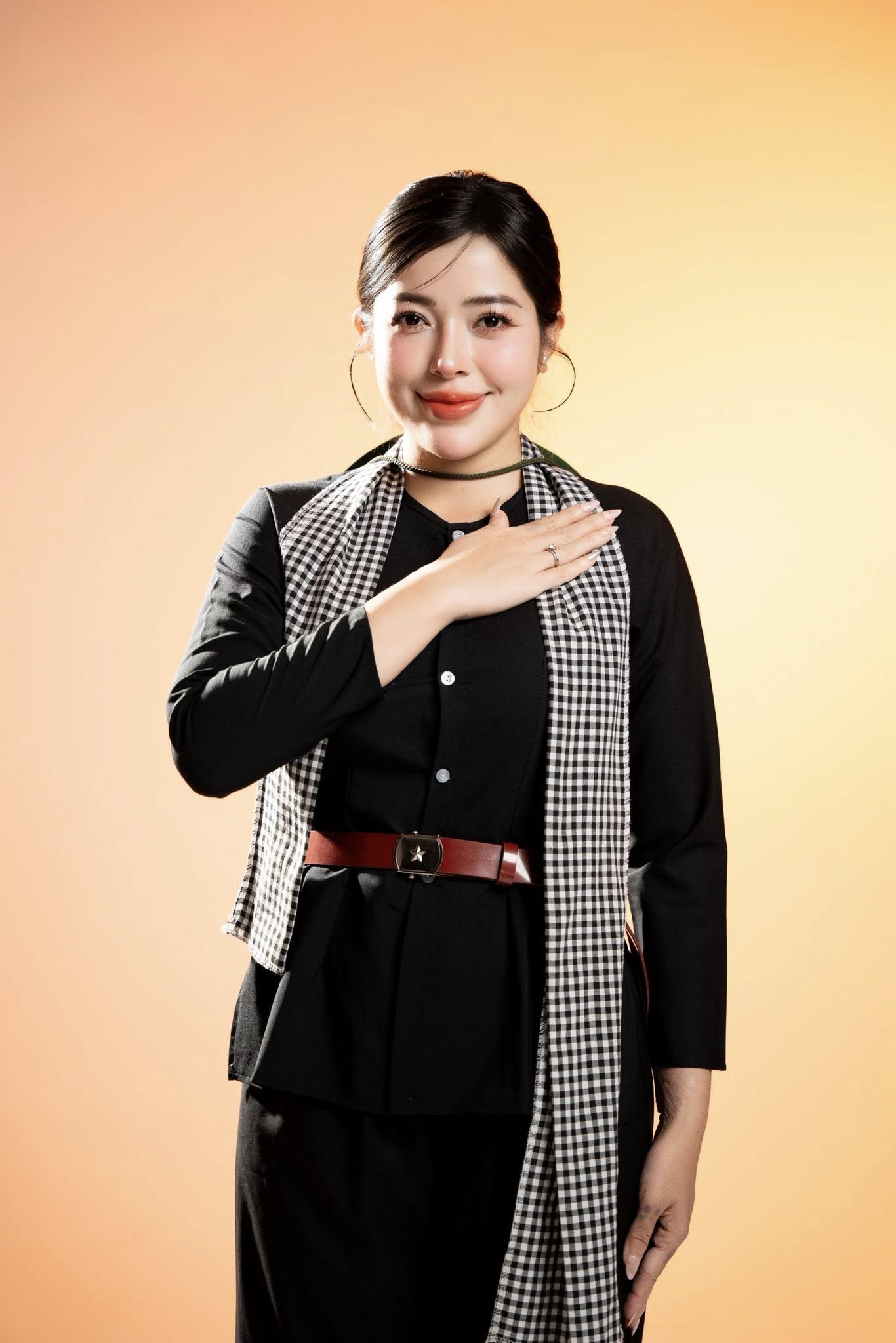 Фото  (Linh Barbie)