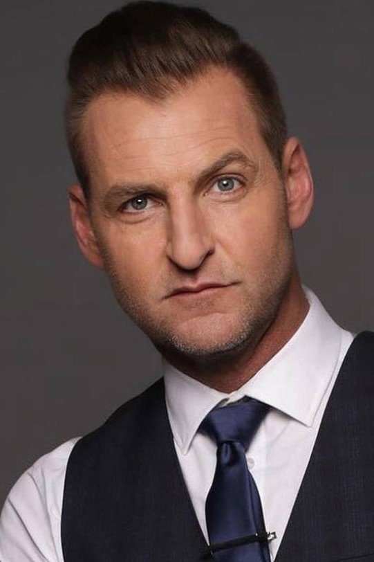 Фото  (Altus Theart)