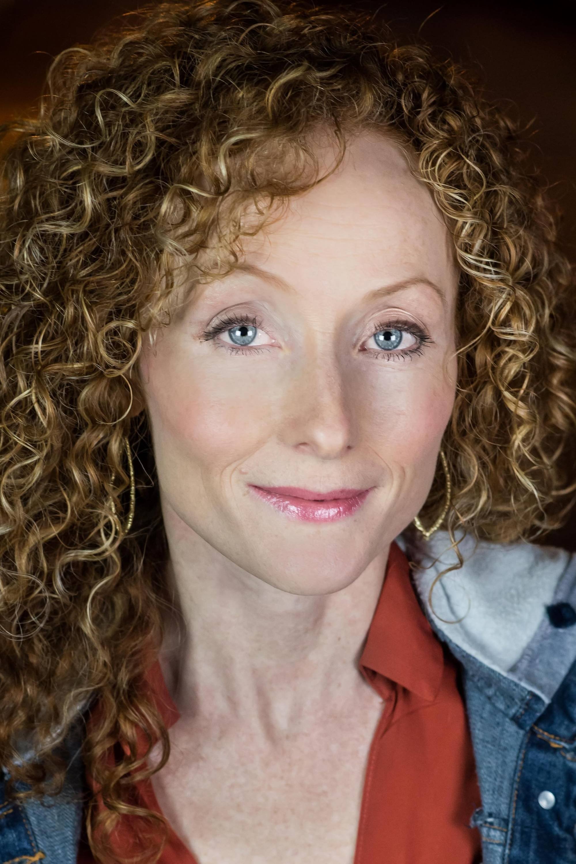 Фото  (Giovanna Moore)