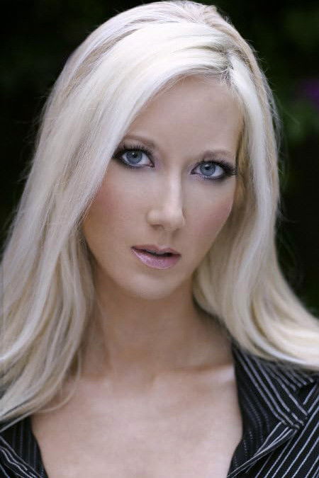 Фото  (Julie Sands)