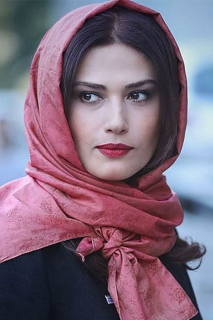 Фото  (Ladan Mostoufi)