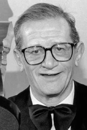 Фото  (Donald Brittain)