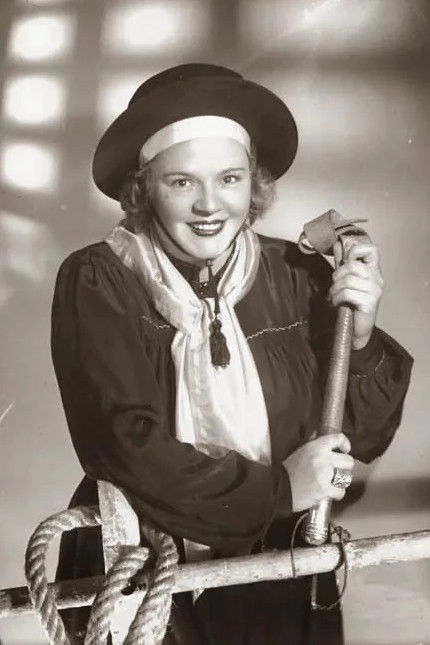 Фото  (Azucena Maizani)