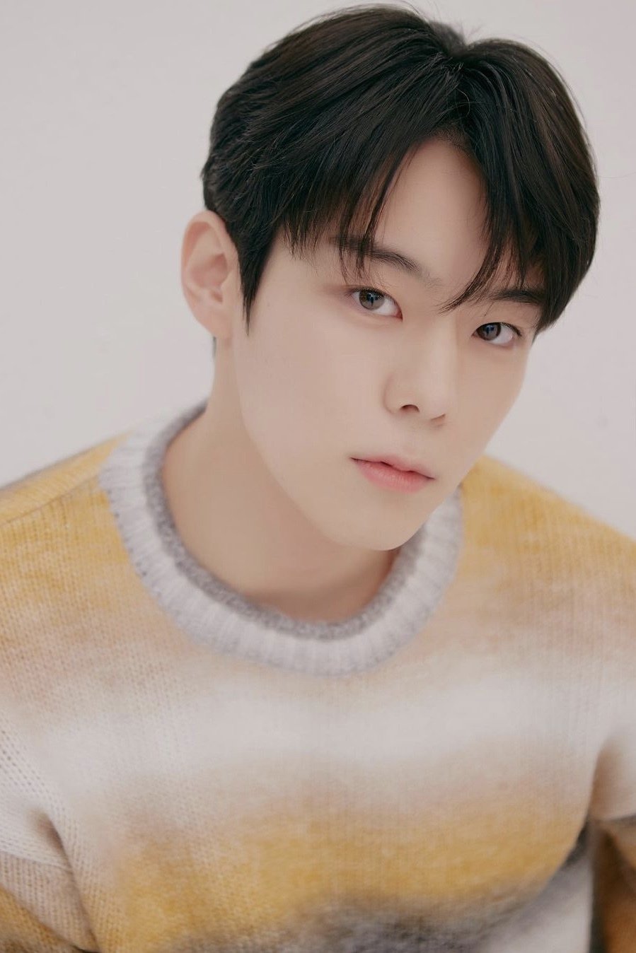 Фото  (Yoon Seo-bin)