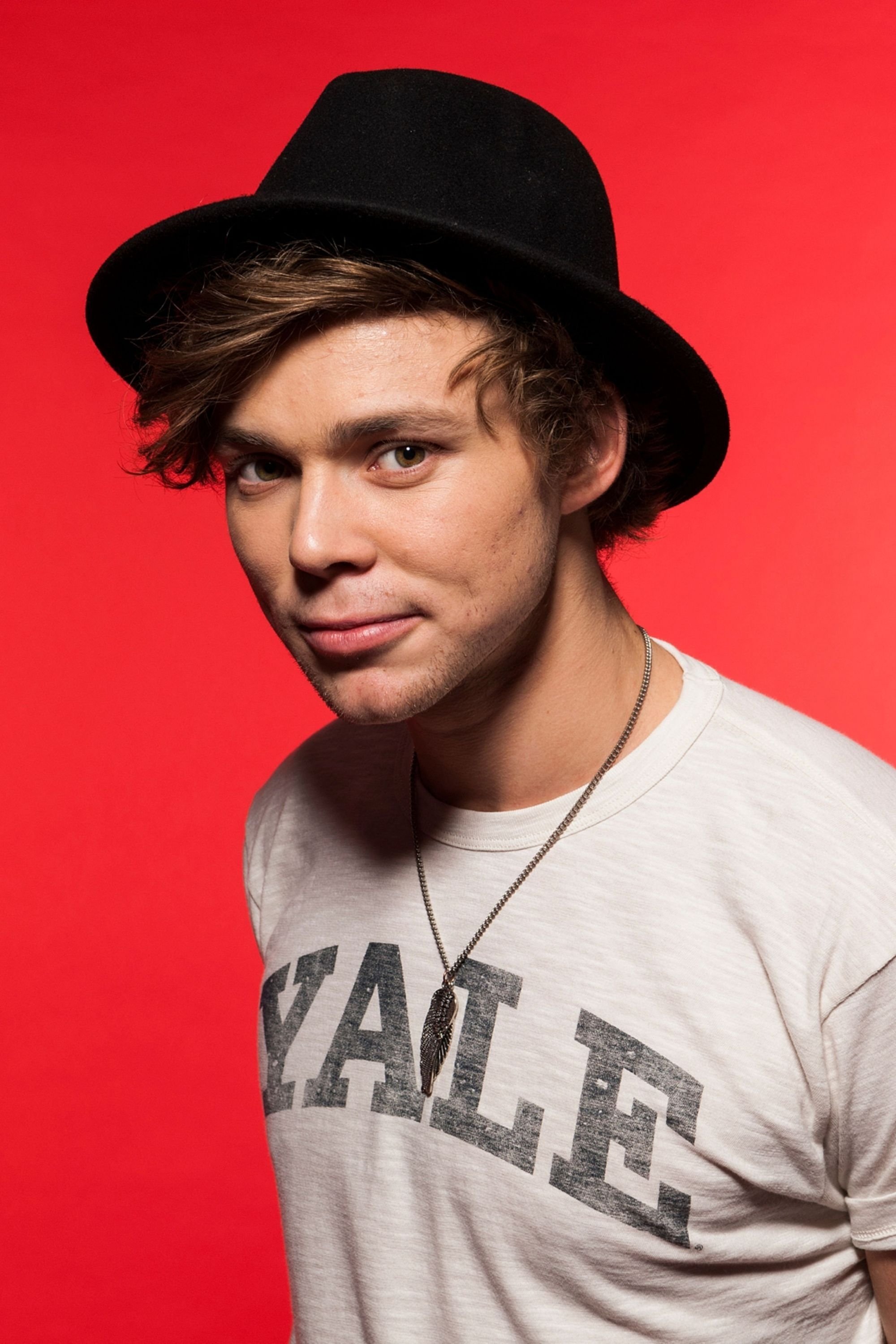 Фото  (Ashton Irwin)