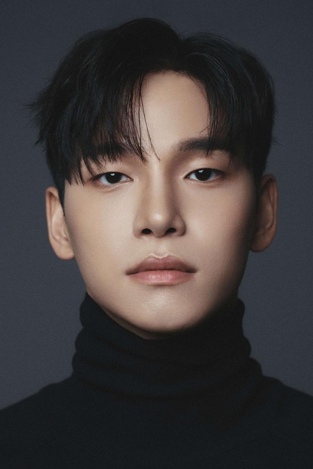 Фото  (Bae Yoon-gyu)