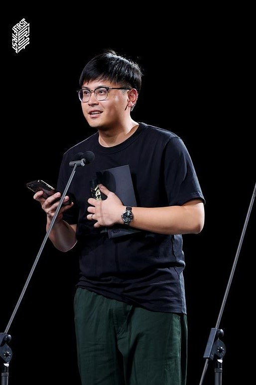 Фото  (Wen Jiaren)